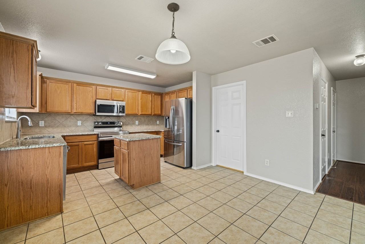 4502 Donegal Bay Ct - Photo 5 of 24