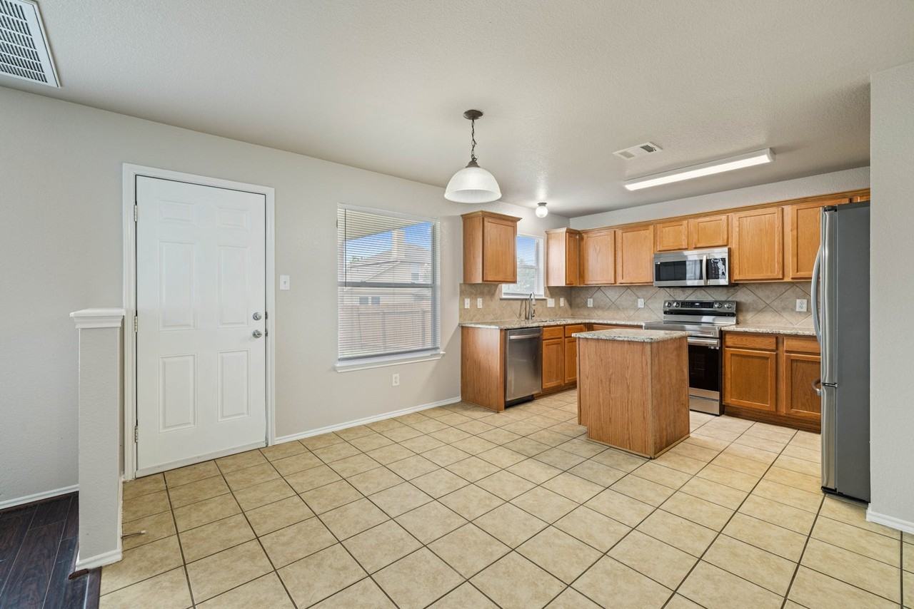 4502 Donegal Bay Ct - Photo 6 of 24