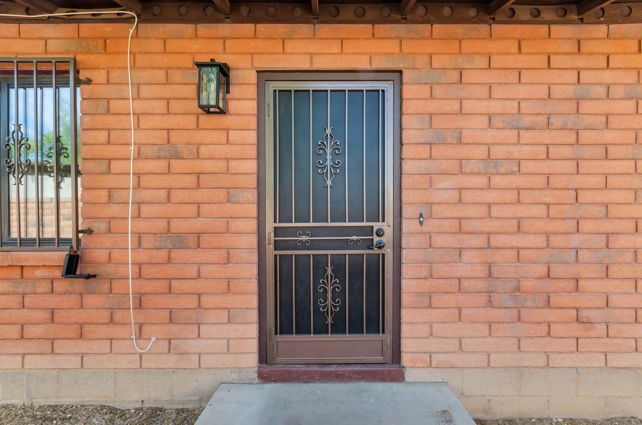 425 W 26th St #1 - Photo 5 of 25