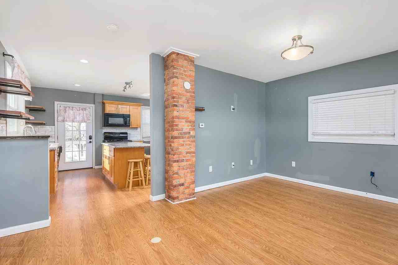 3102 Grimes Ave - Photo 4 of 20