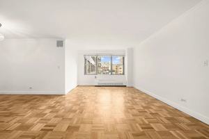 featured image of 15 W 72nd St