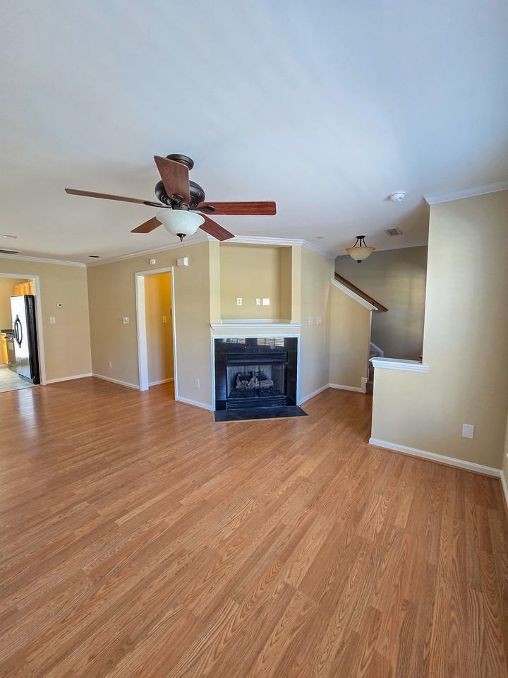 9819 Layla Ave - Photo 5 of 35