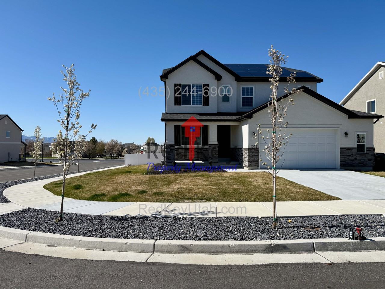 1529 N Baen Way - Photo 2 of 30