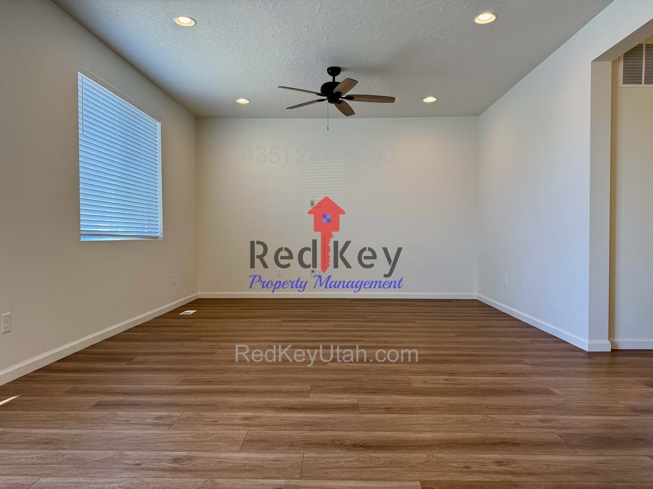 1529 N Baen Way - Photo 7 of 30