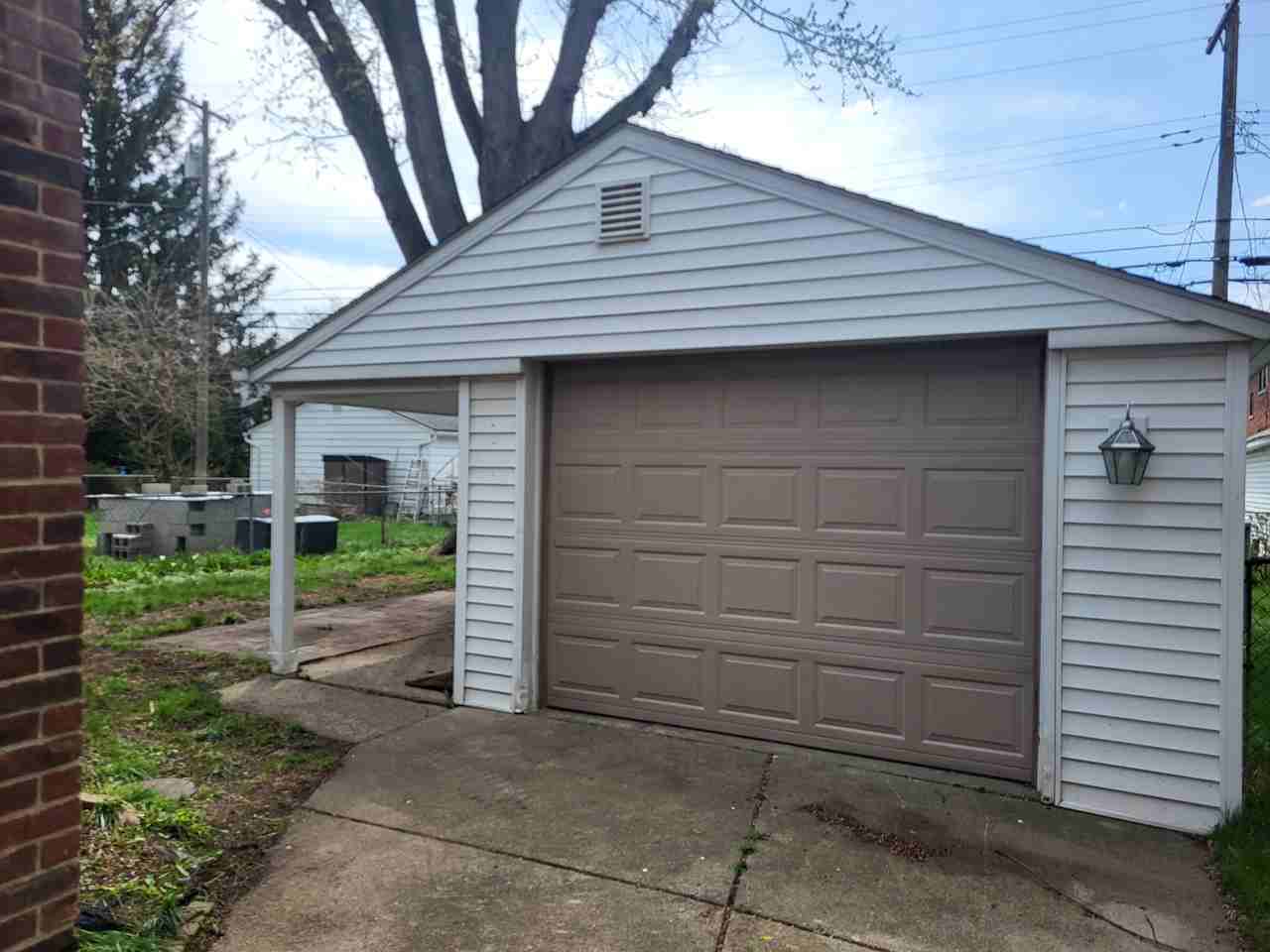 22155 Nowlin St - Photo 3 of 19