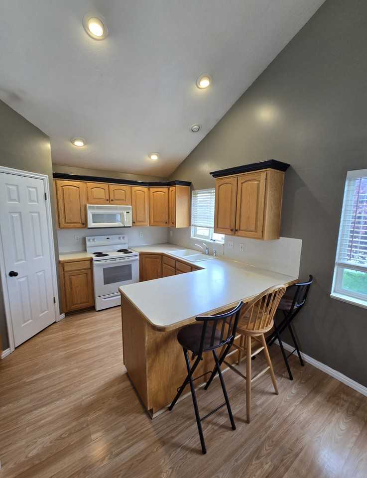 3764 Ws - Photo 2 of 10