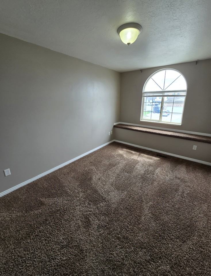 3764 Ws - Photo 7 of 10