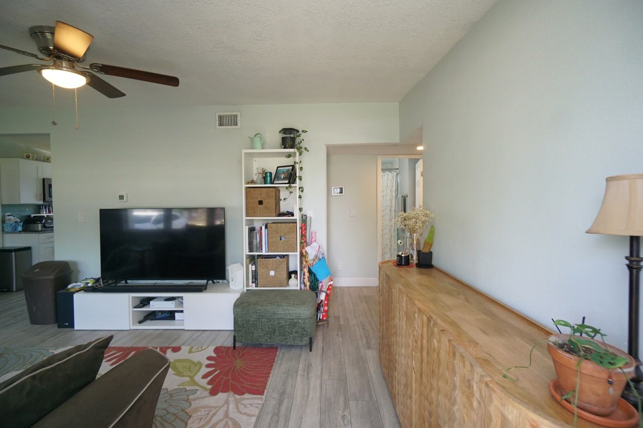 4108 W Montgomery Ter - Photo 3 of 19