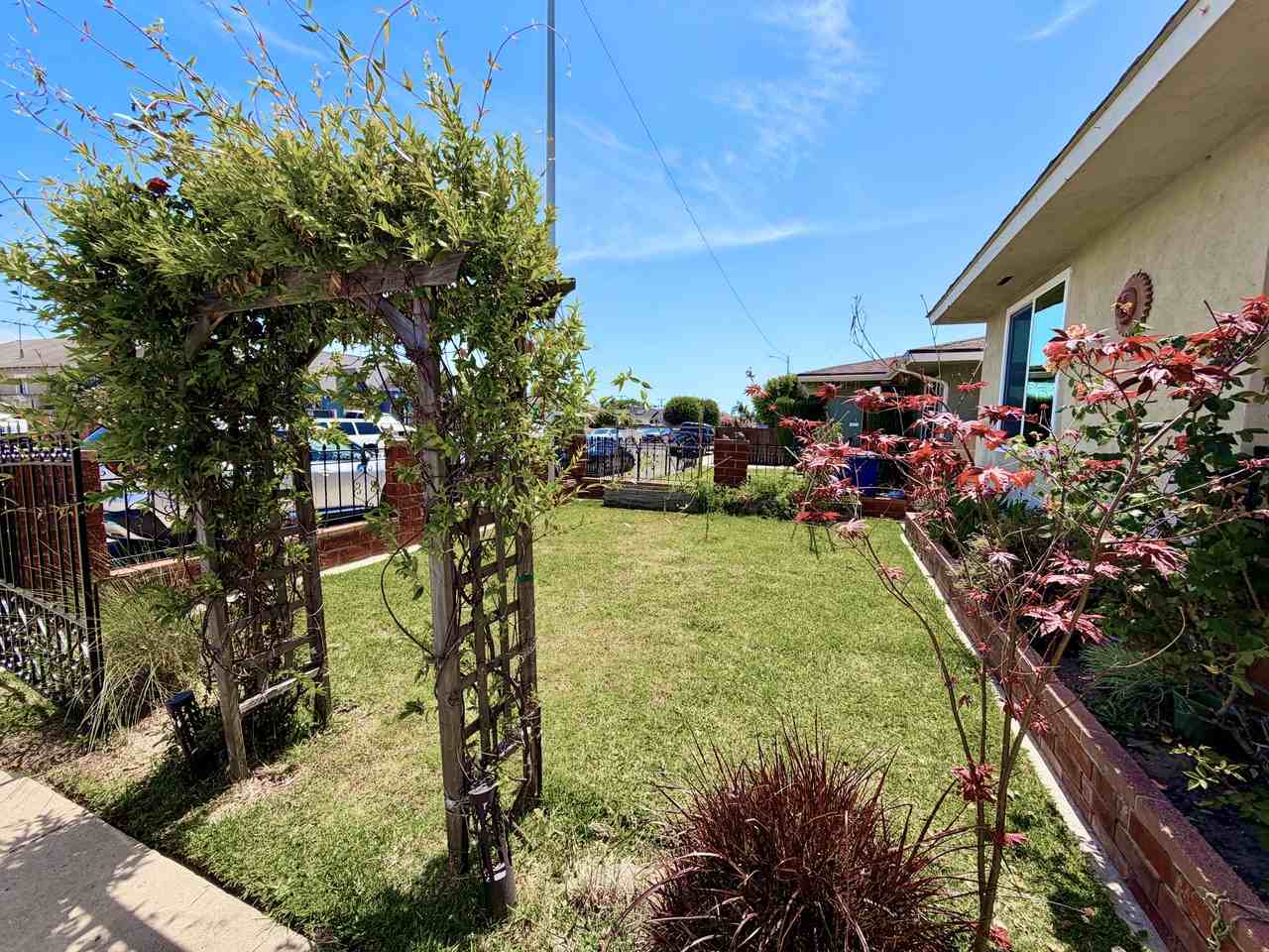 467 Margaret Ave - Photo 2 of 50