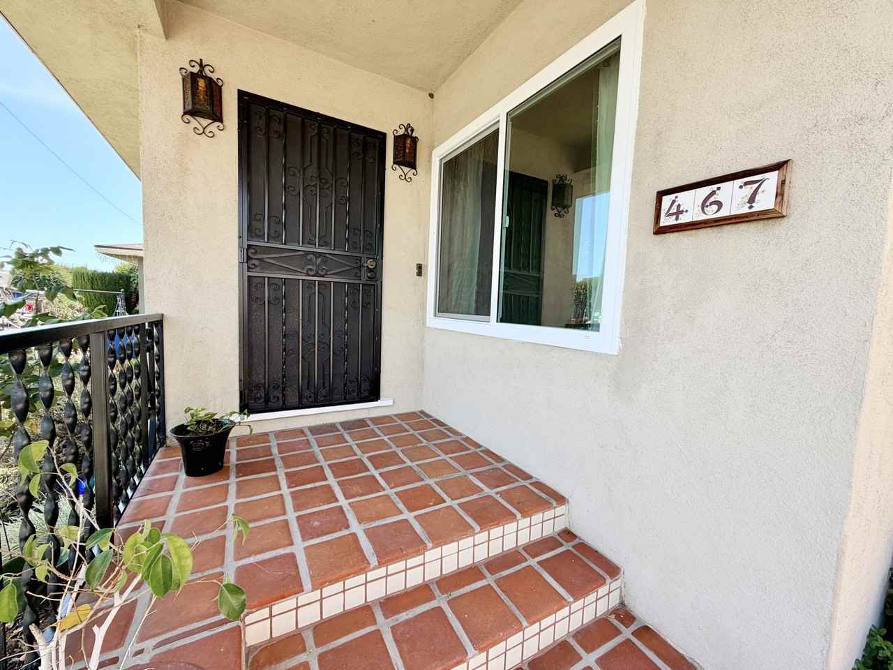 467 Margaret Ave - Photo 3 of 50