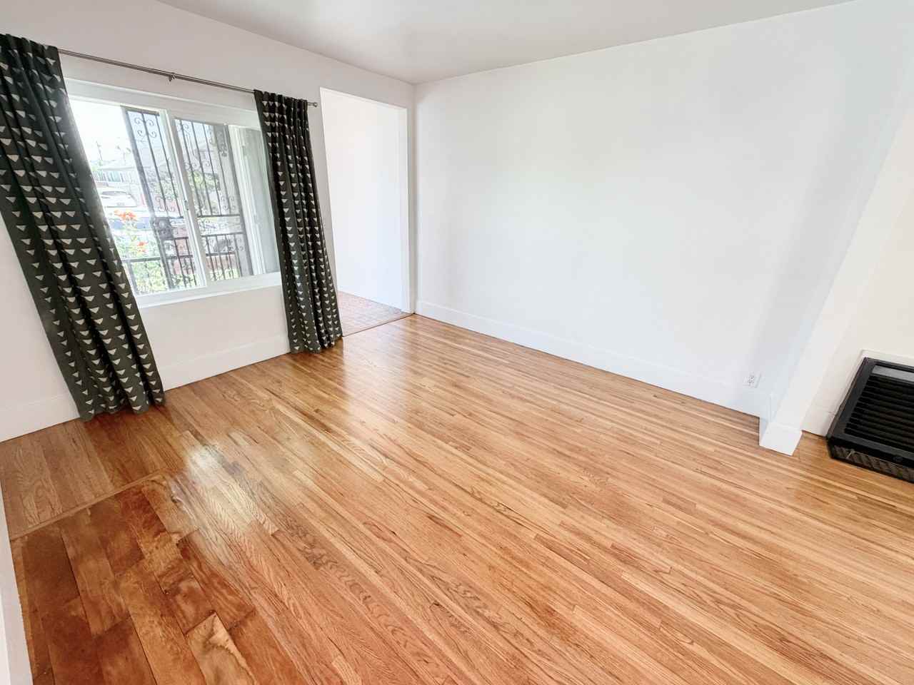 467 Margaret Ave - Photo 6 of 50