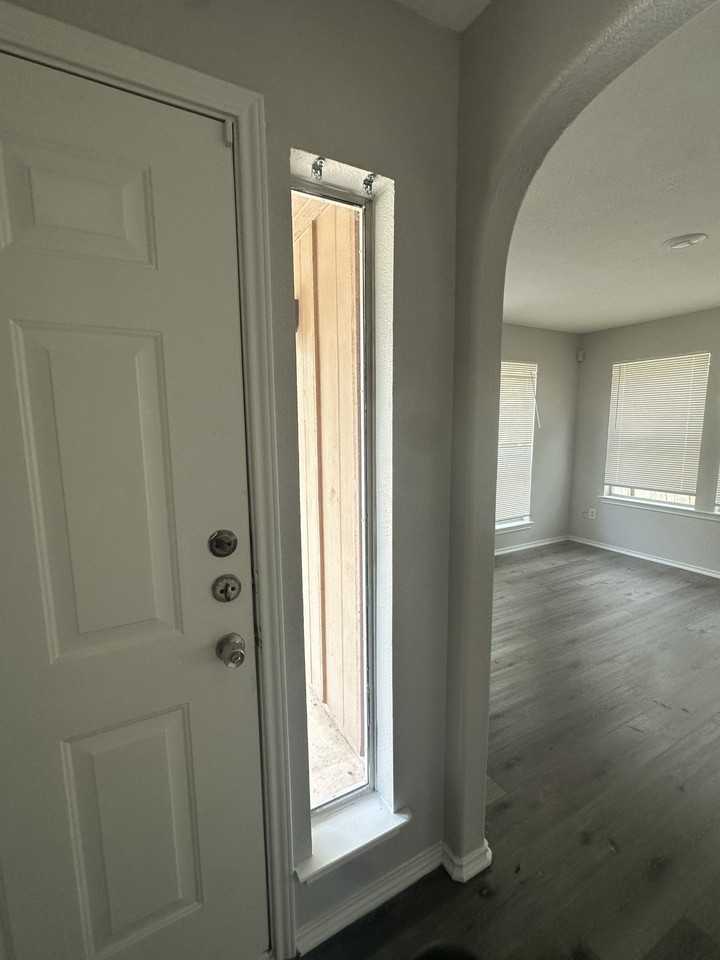 4519 Felicity Ln - Photo 2 of 21