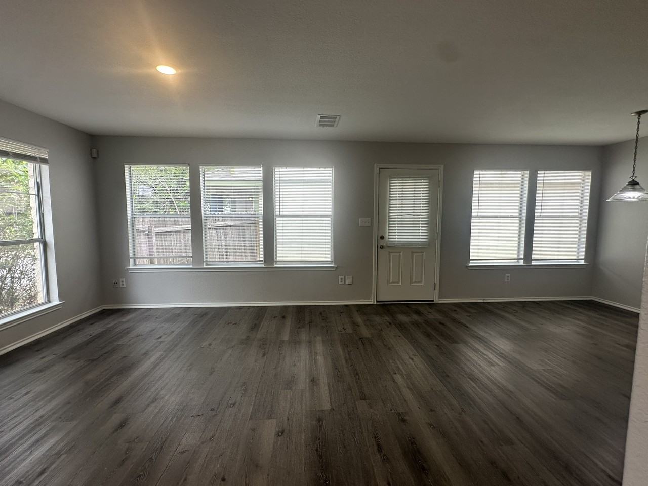 4519 Felicity Ln - Photo 4 of 21