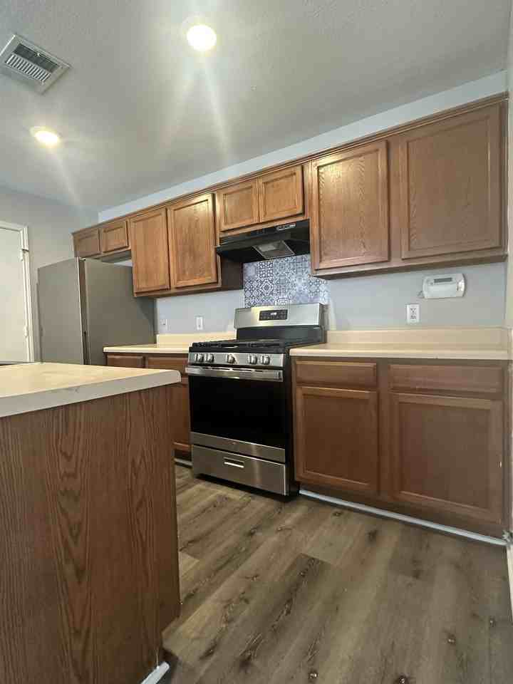 4519 Felicity Ln - Photo 6 of 21