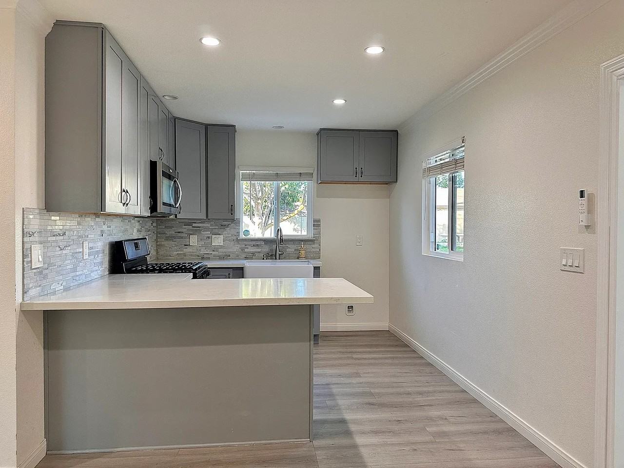 2231 E Wagner Ave - Photo 2 of 10