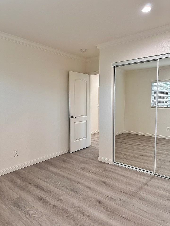 2231 E Wagner Ave - Photo 4 of 10