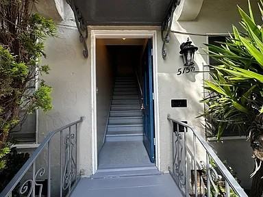 515 Rose Ave #1 - Photo 3 of 14