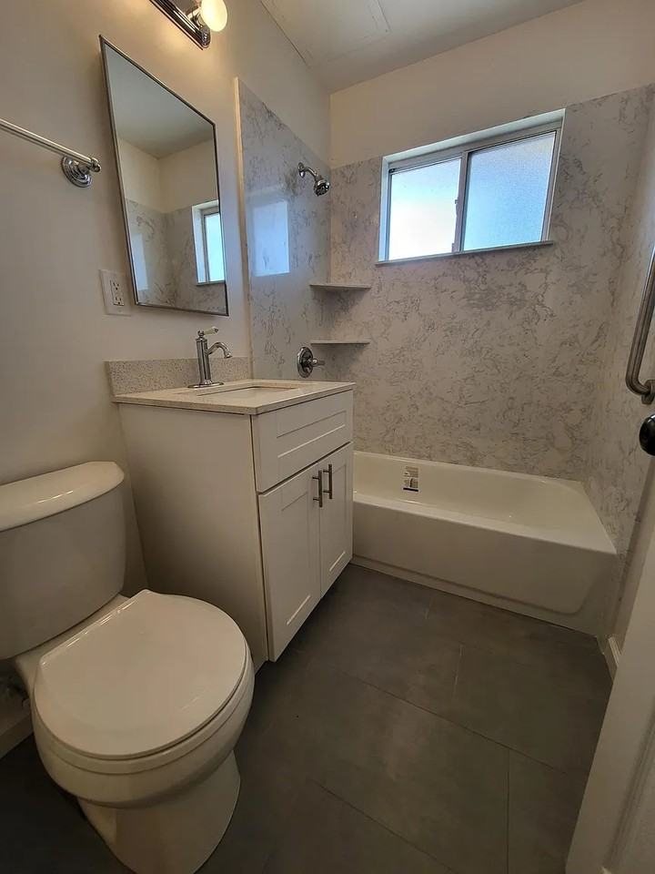 2334 Browning St #3 - Photo 3 of 11