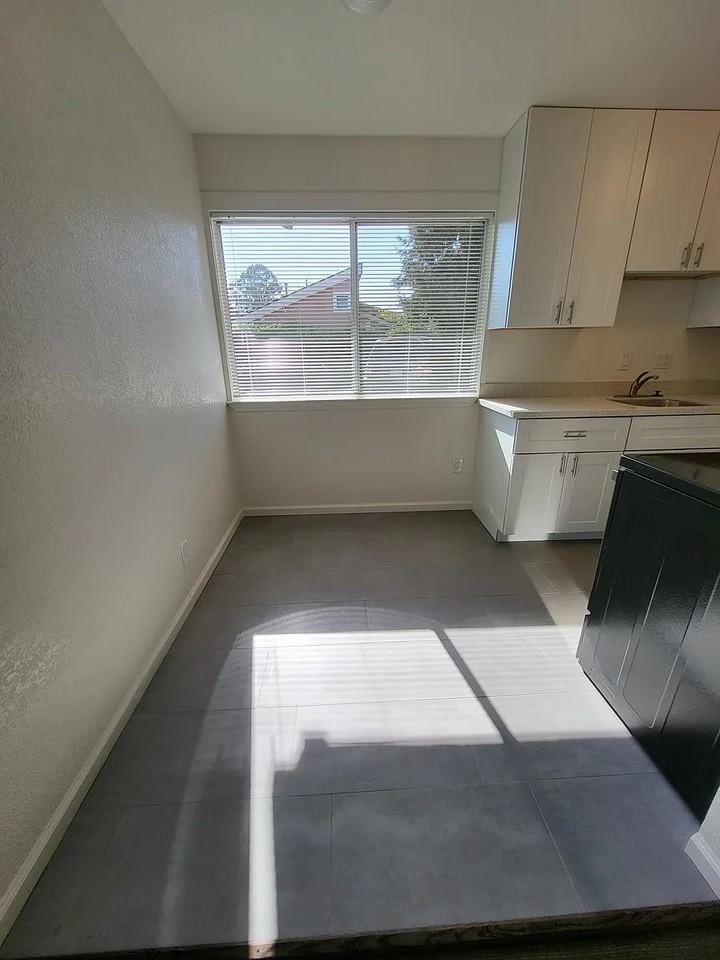 2334 Browning St #3 - Photo 6 of 11