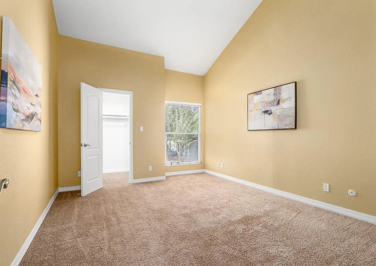 7166 N Fruit Ave #179 - Photo 5 of 15