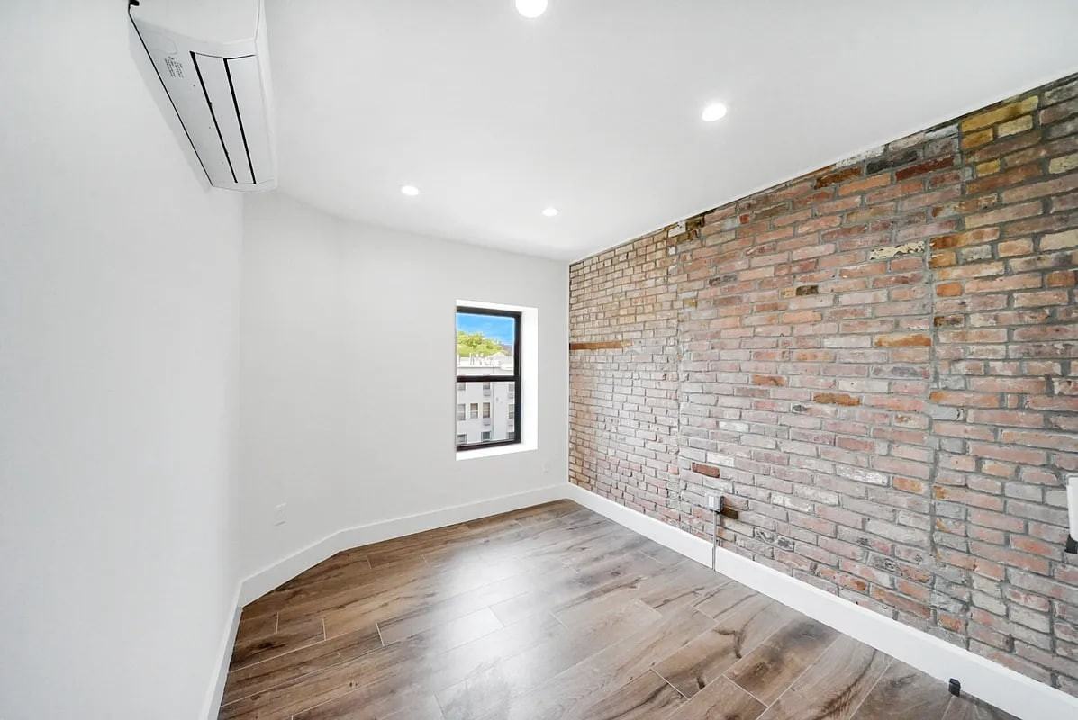 104 Clinton Ave - Photo 2 of 9