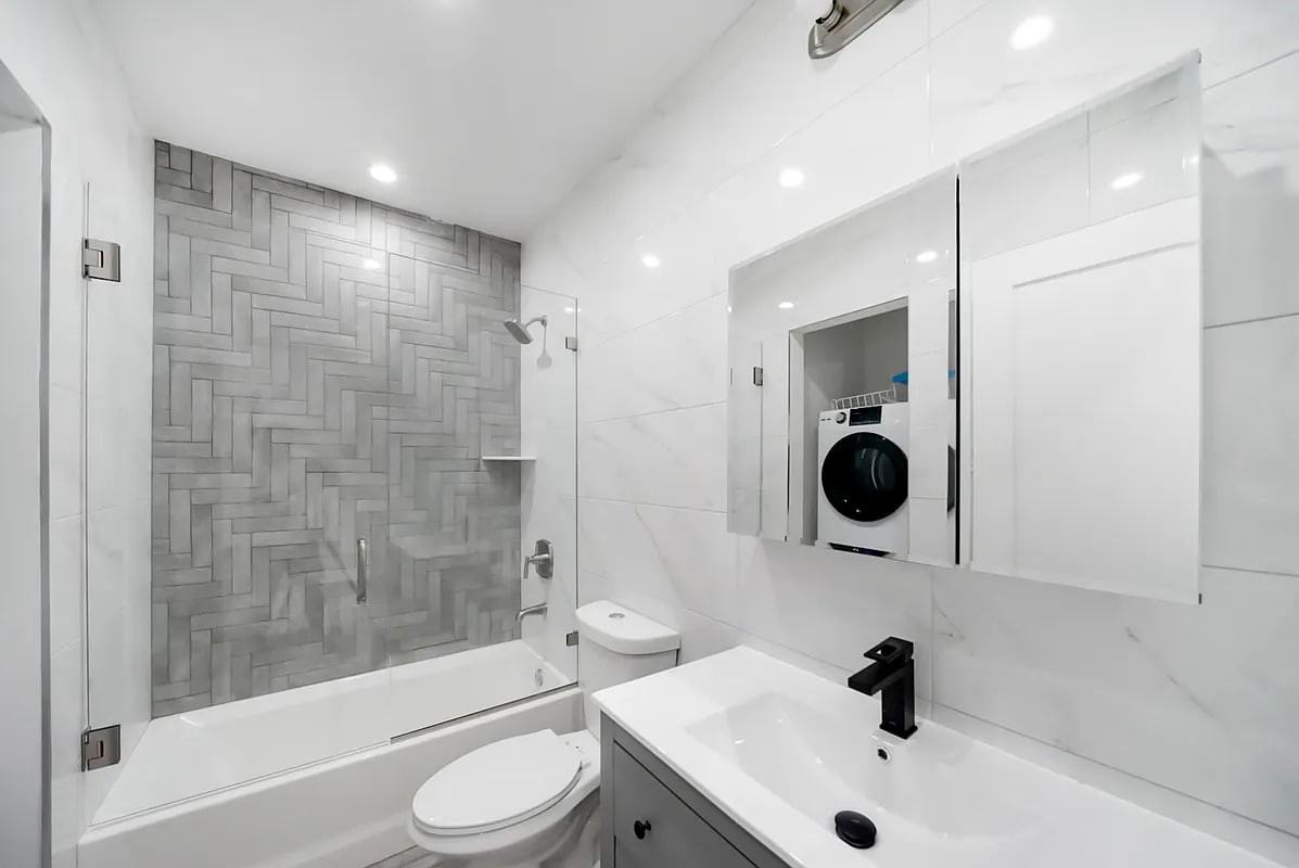 104 Clinton Ave - Photo 3 of 9