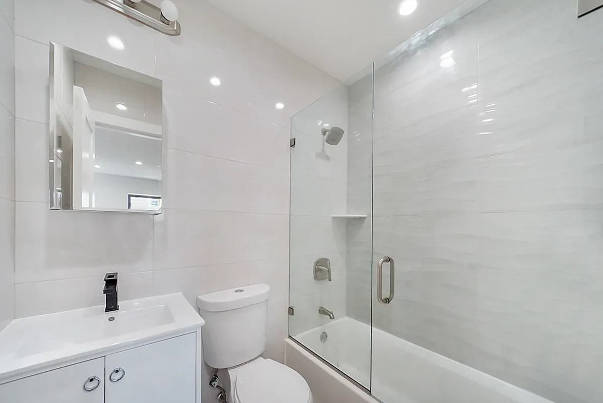 104 Clinton Ave - Photo 7 of 9