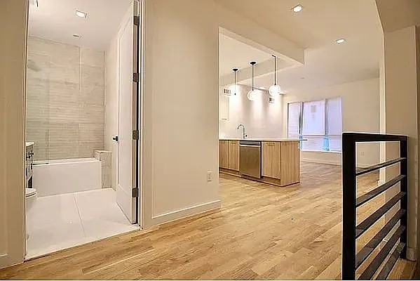 108 Jefferson Ave - Photo 7 of 11
