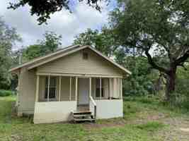 featured image of 414 W Johnson St