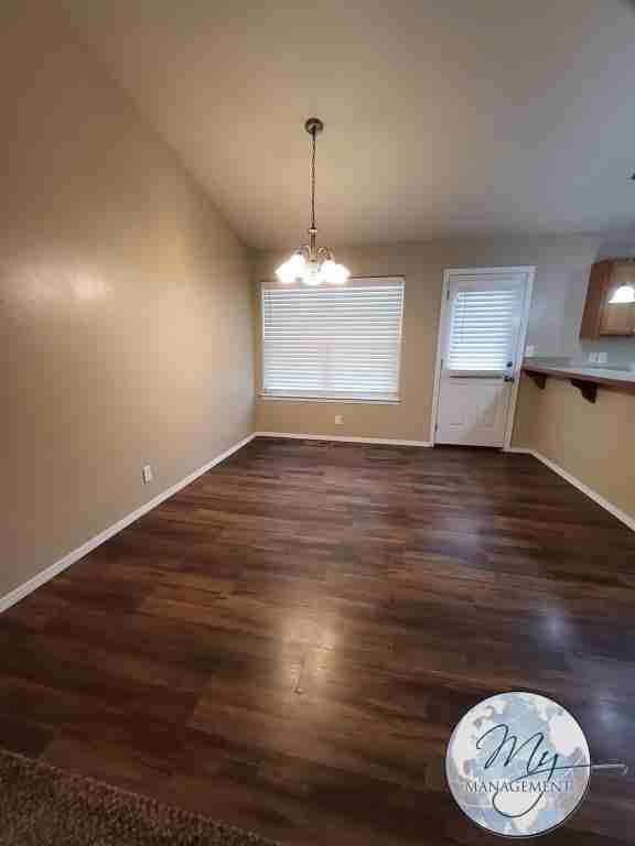 1128 Fiesta Way - Photo 6 of 33