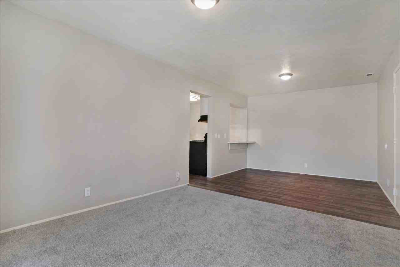 Villas at Vine - Photo 6 of 30