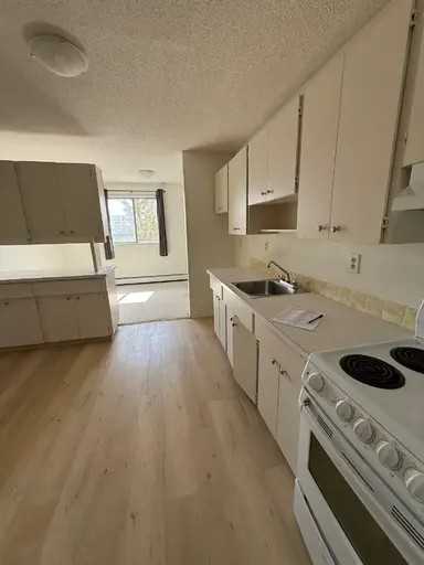 8314 110 Ave Nw #402 - Photo 7 of 11