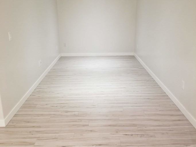 4502 54 Ave - Photo 7 of 18
