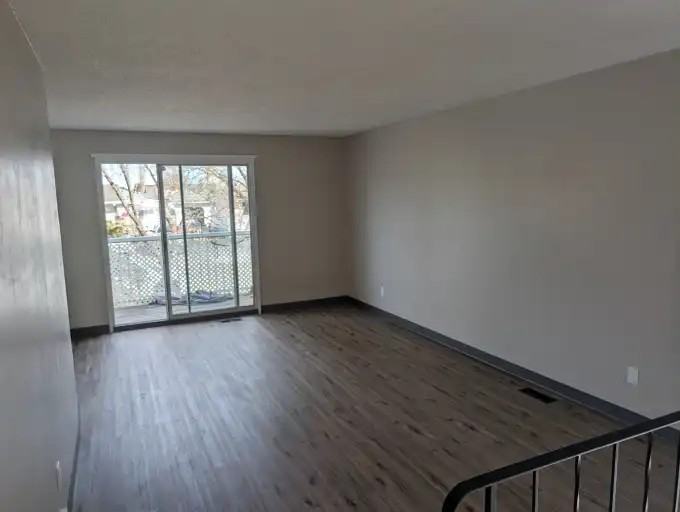 10525 103 Ave #A - Photo 3 of 26