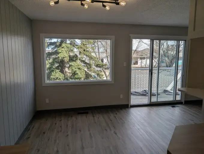 10525 103 Ave #A - Photo 5 of 26