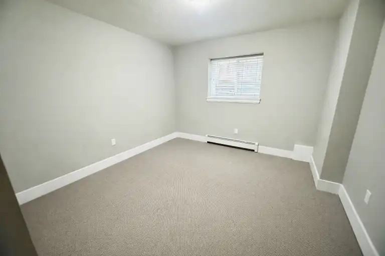 9751 160a St #BS2 - Photo 4 of 6