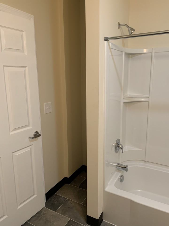 533 E Orange St #2A - Photo 3 of 14