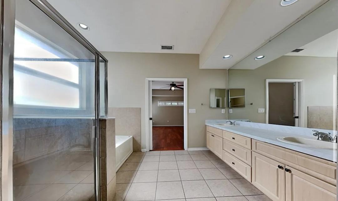 10828 Newbridge Dr #NA - Photo 4 of 9