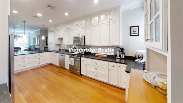 7 Strathmore Rd #2T - Photo 3 of 4