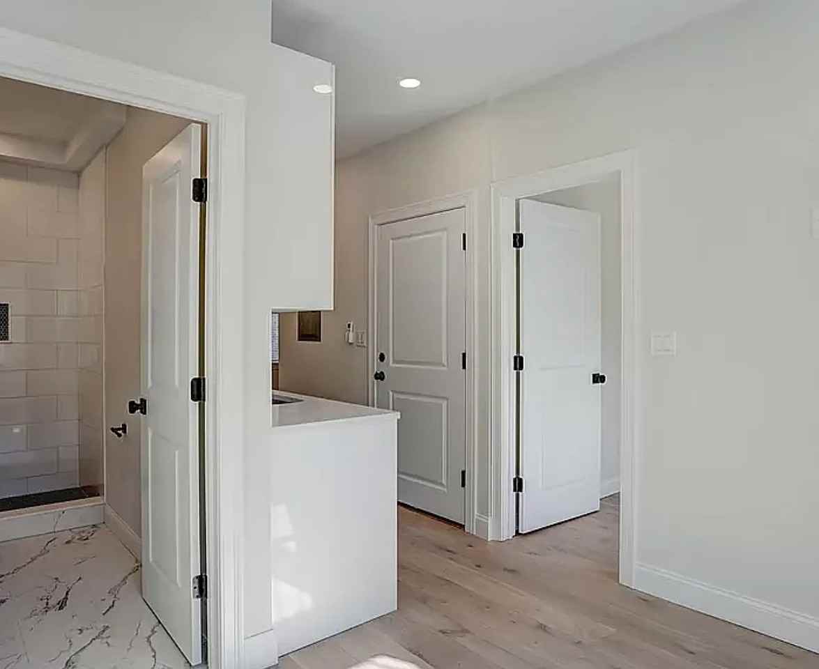 15 Bartlett Pl #3 - Photo 3 of 5