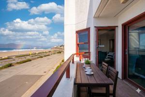 featured image of 855 La Playa St