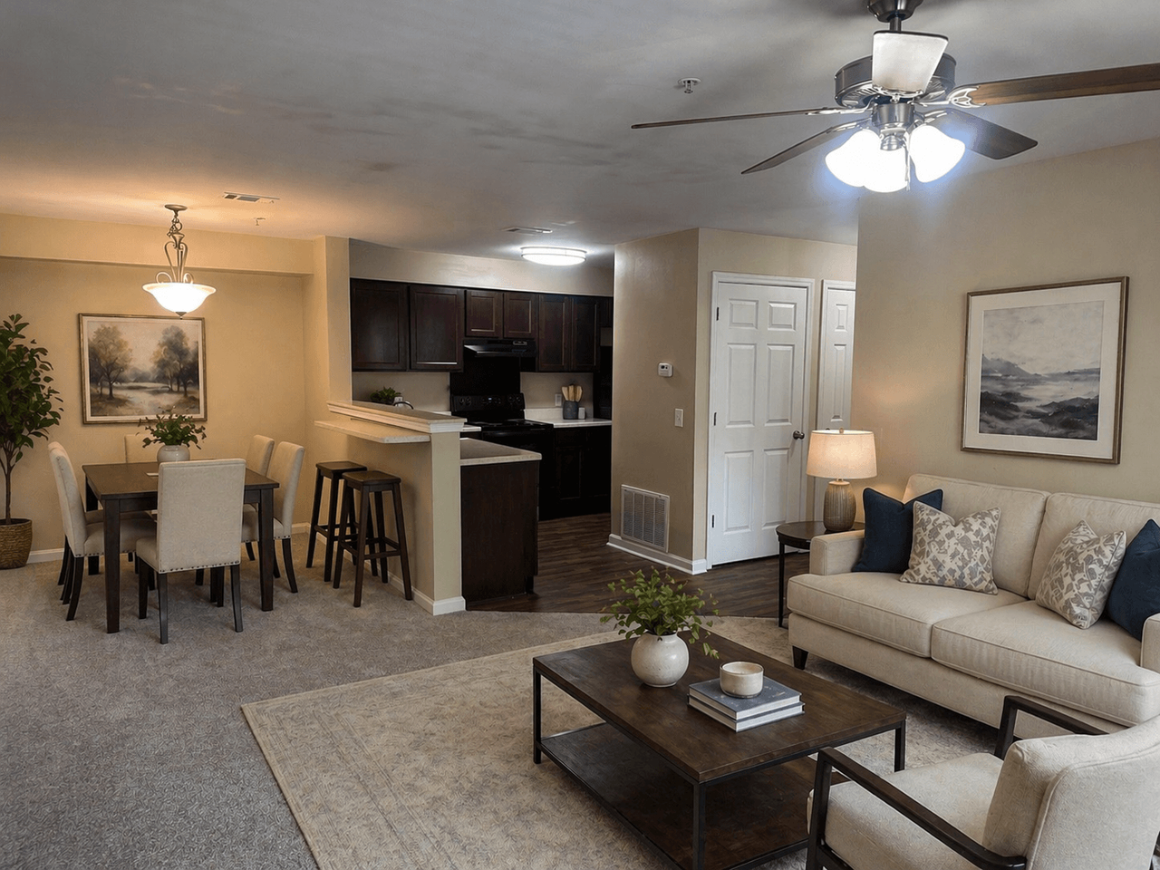 Harbins Manor - Photo 2 of 15