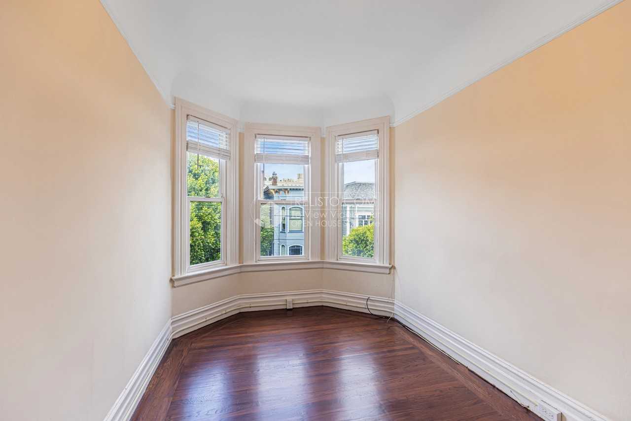 410 Broderick St #A - Photo 2 of 28