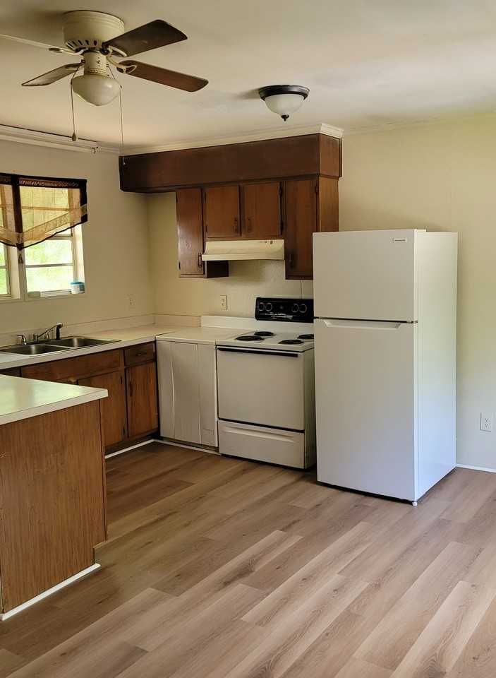 420 Crout Rd #B - Photo 3 of 8