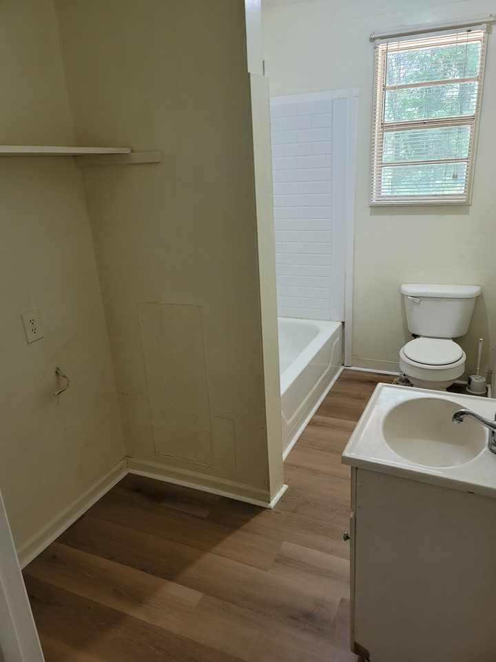 420 Crout Rd #B - Photo 5 of 8