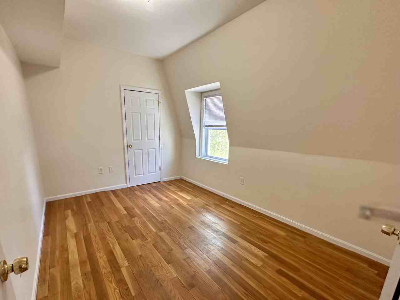 24 Mount Everett St #3 - Photo 4 of 5