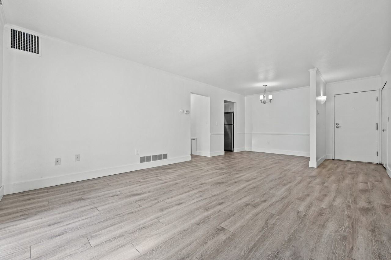 West Oaks - Photo 4 of 25
