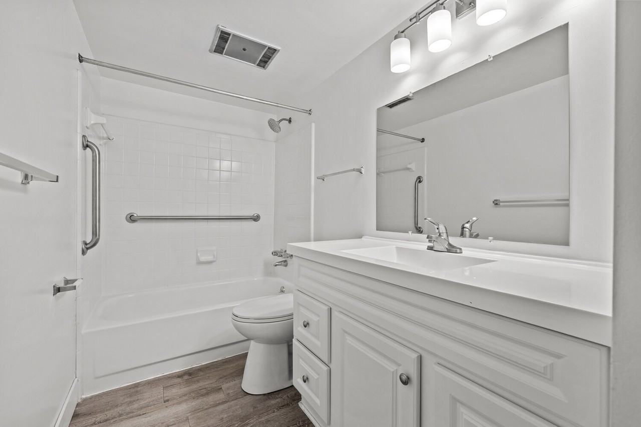 West Oaks - Photo 7 of 25