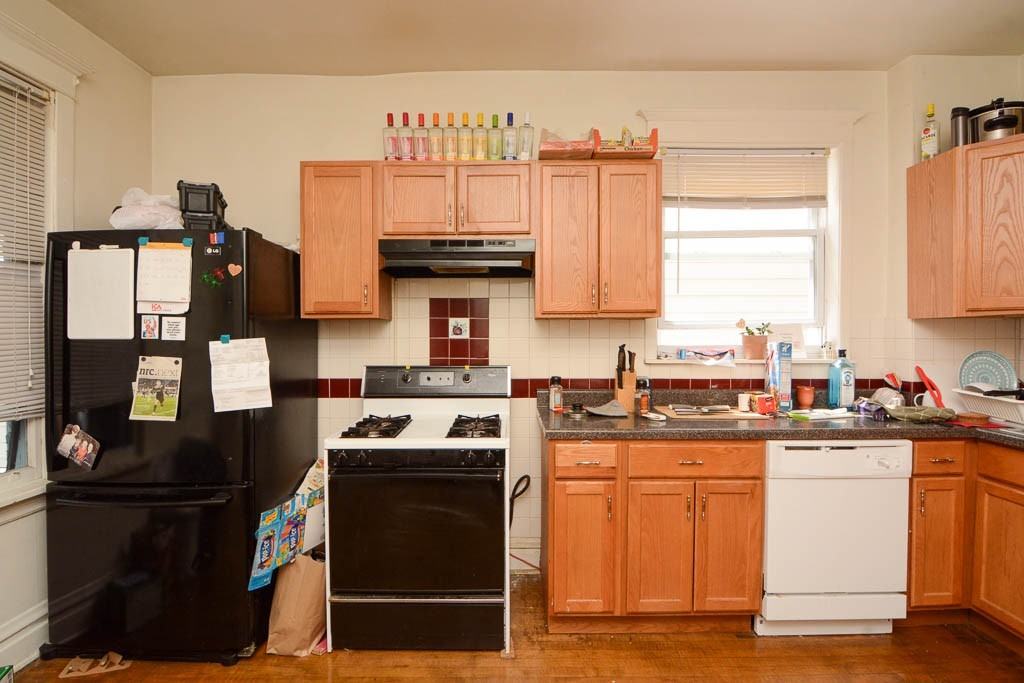 3627 N Paulina St #4 - Photo 3 of 20