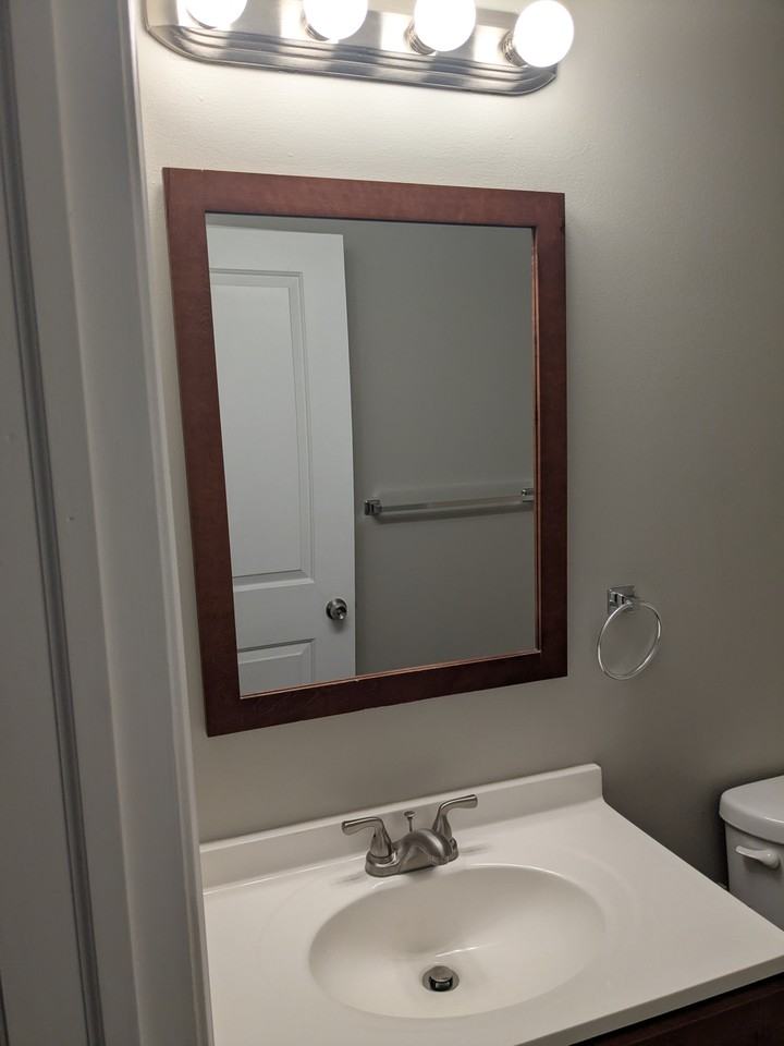 Colonial Apartments - Photo 2 of 9